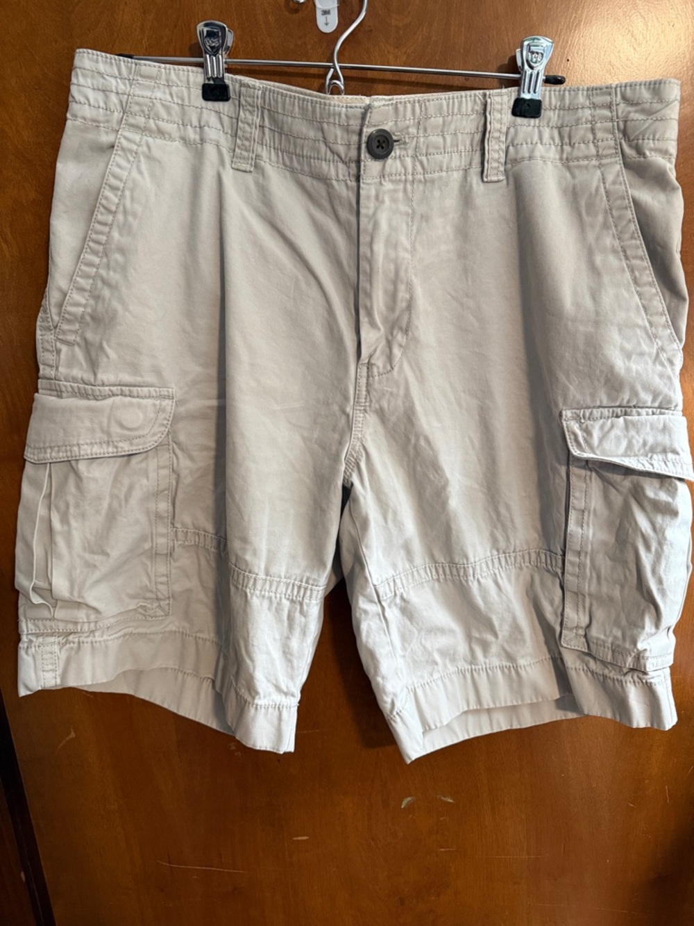 Tommy Hilfiger Men's Cargo Shorts in Light Khaki